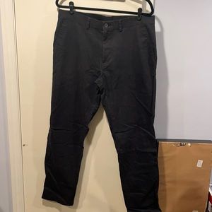 Men’s haggar slim/straight fit motion khaki